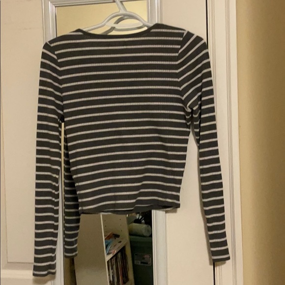 Basic grey striped long sleeve - Picture 2 of 2